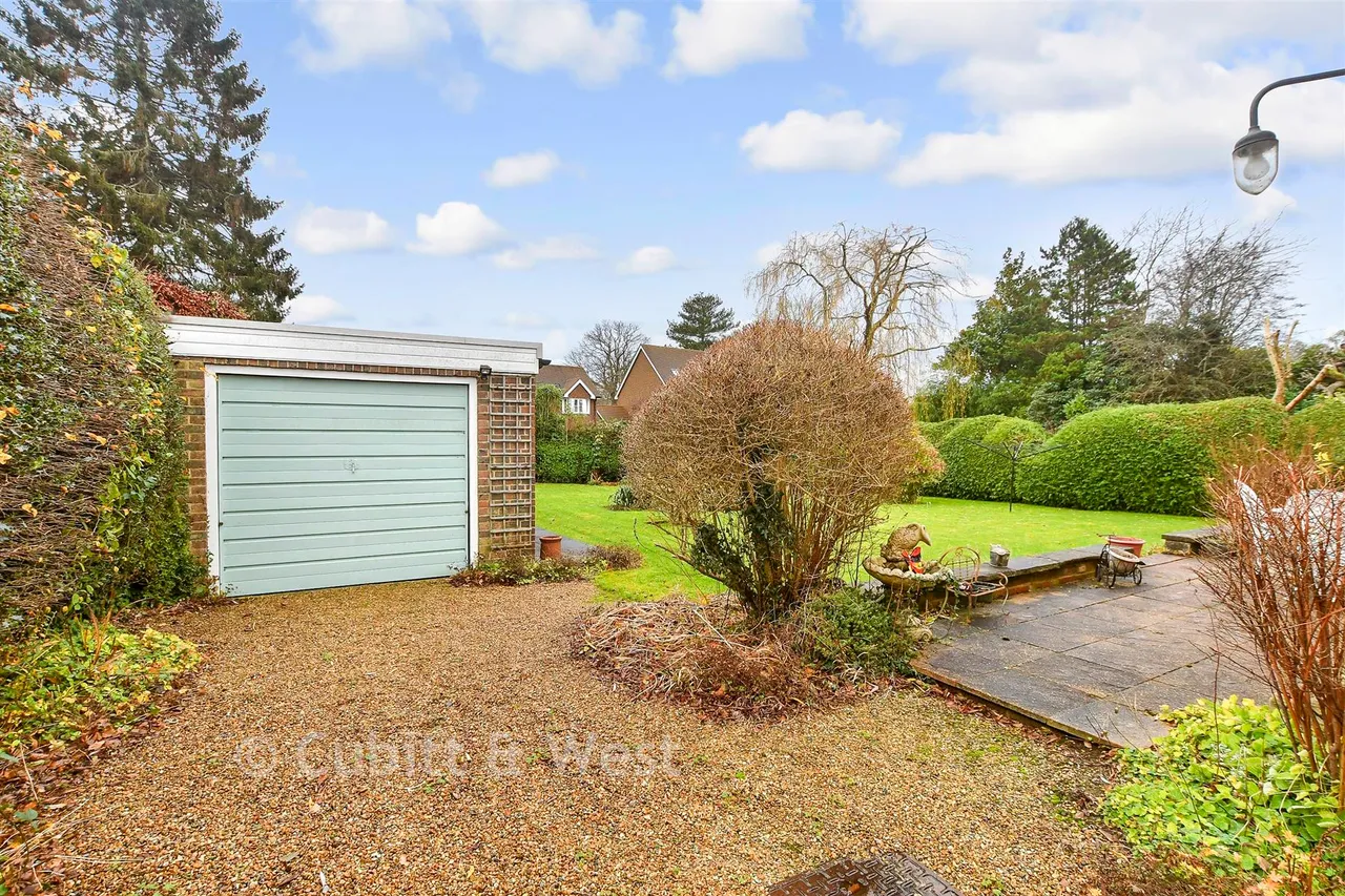 Crawley Down Road, Felbridge, RH19, photo 12