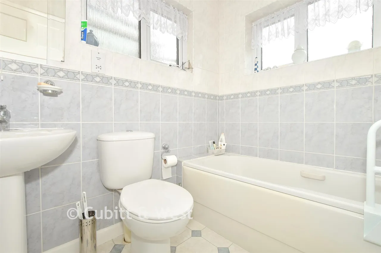 Crawley Down Road, Felbridge, RH19, photo 11