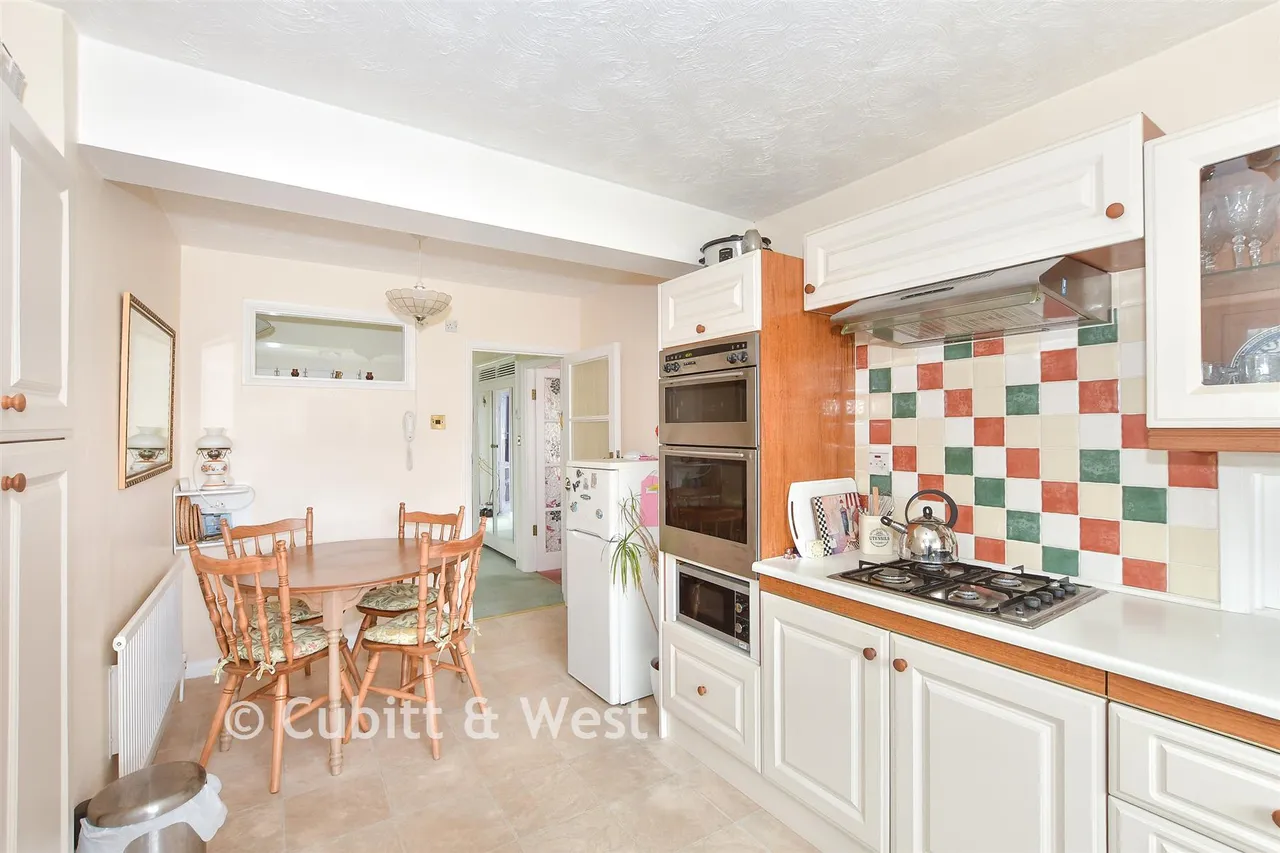 Crawley Down Road, Felbridge, RH19, photo 3