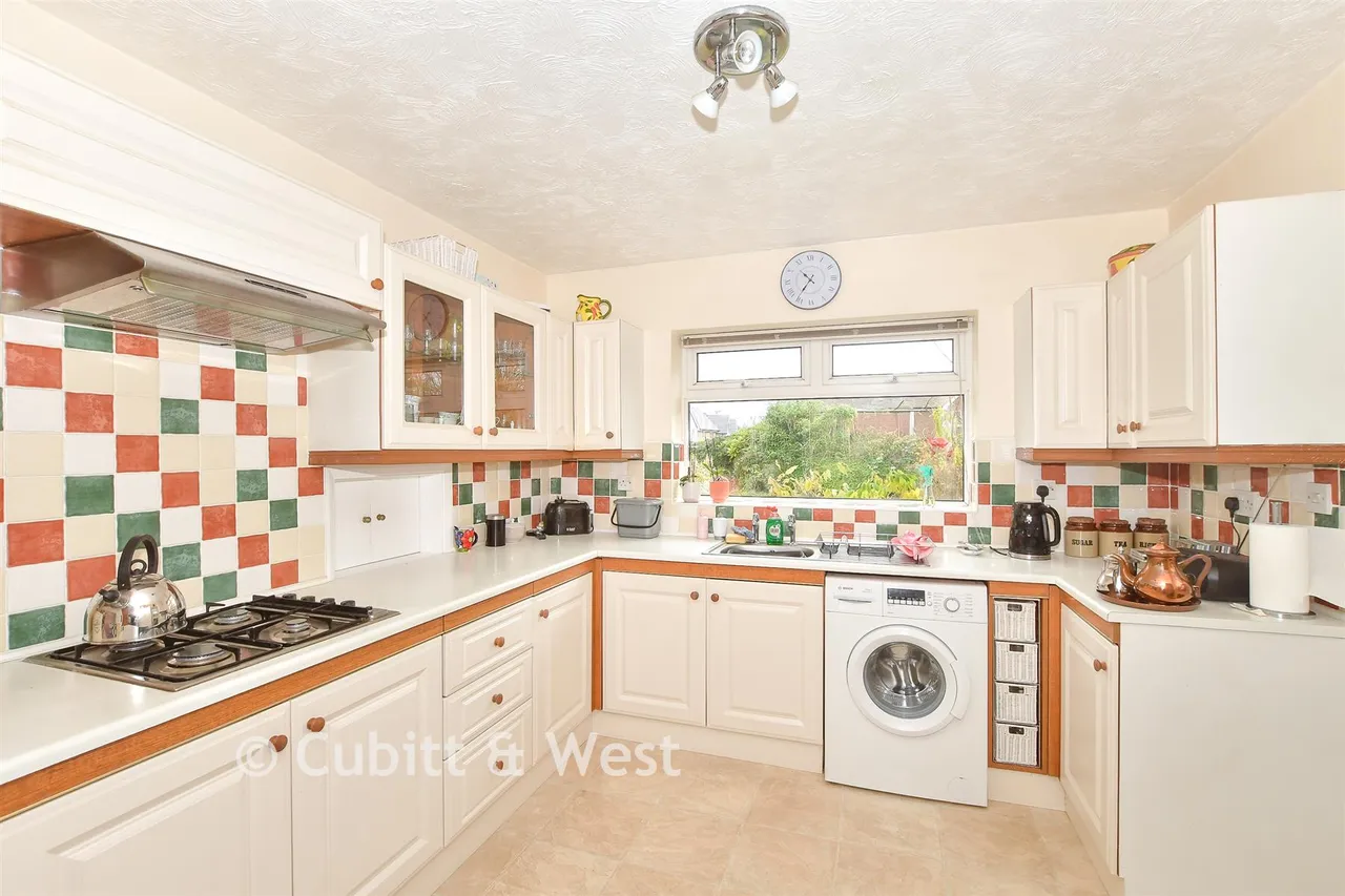 Crawley Down Road, Felbridge, RH19, photo 4