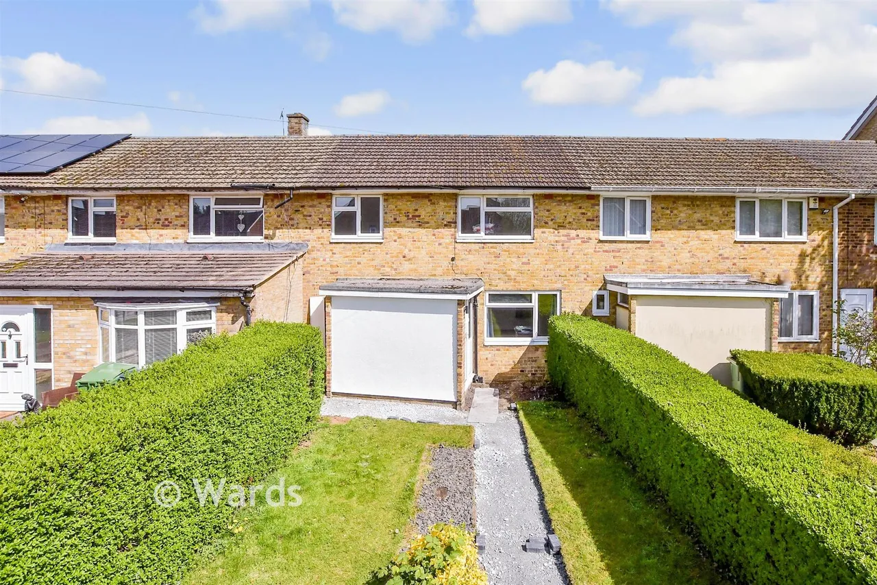 3 bed house for sale, Bell Road, Maidstone, ME15