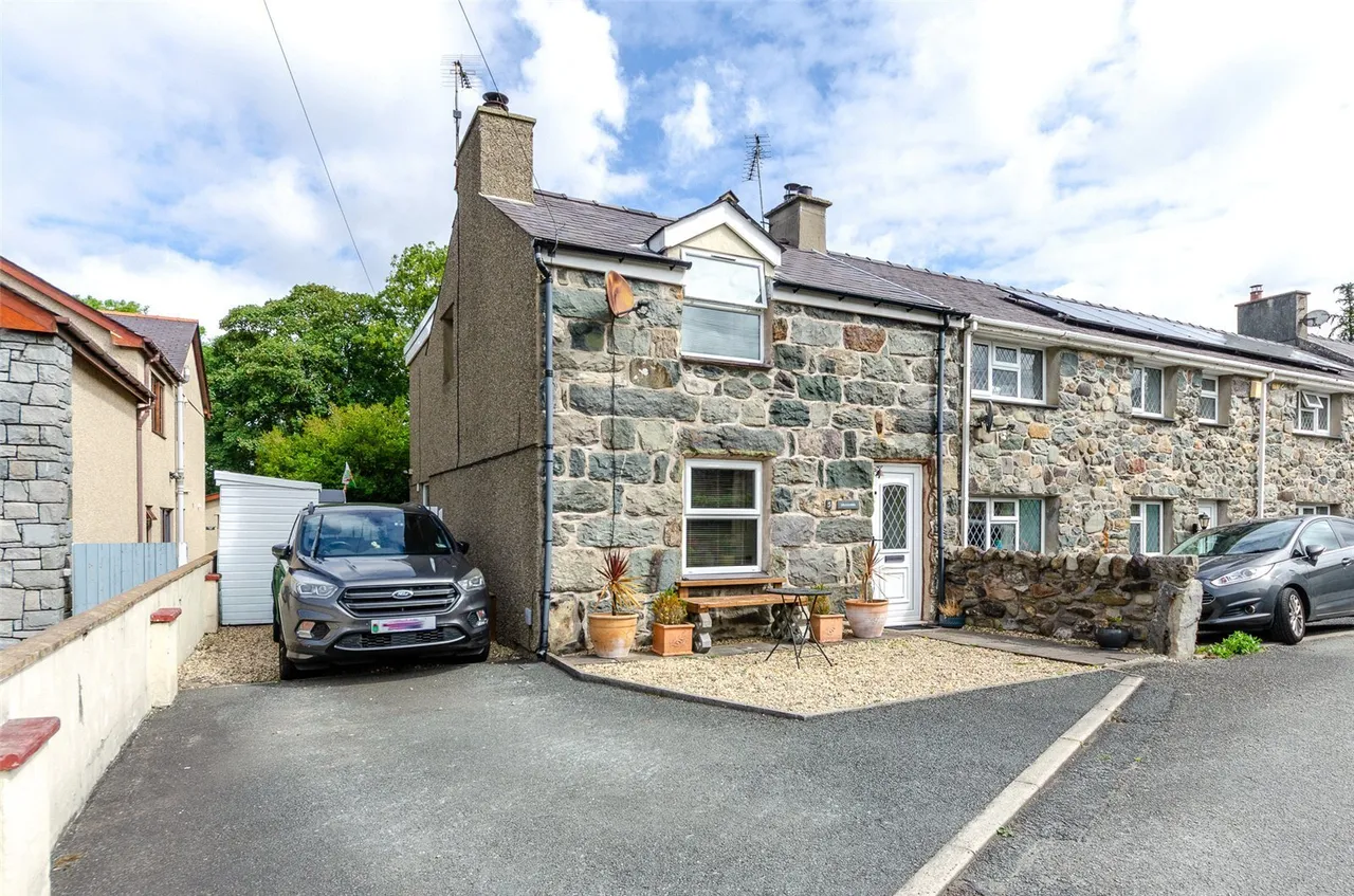 3 bed house for sale, Bontnewydd, Caernarfon, LL54