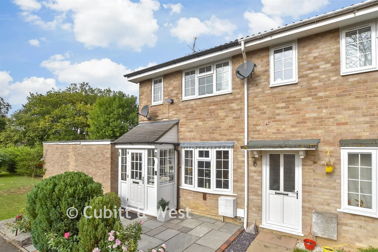 2 bed house for sale, The Fieldings, Southwater, RH13