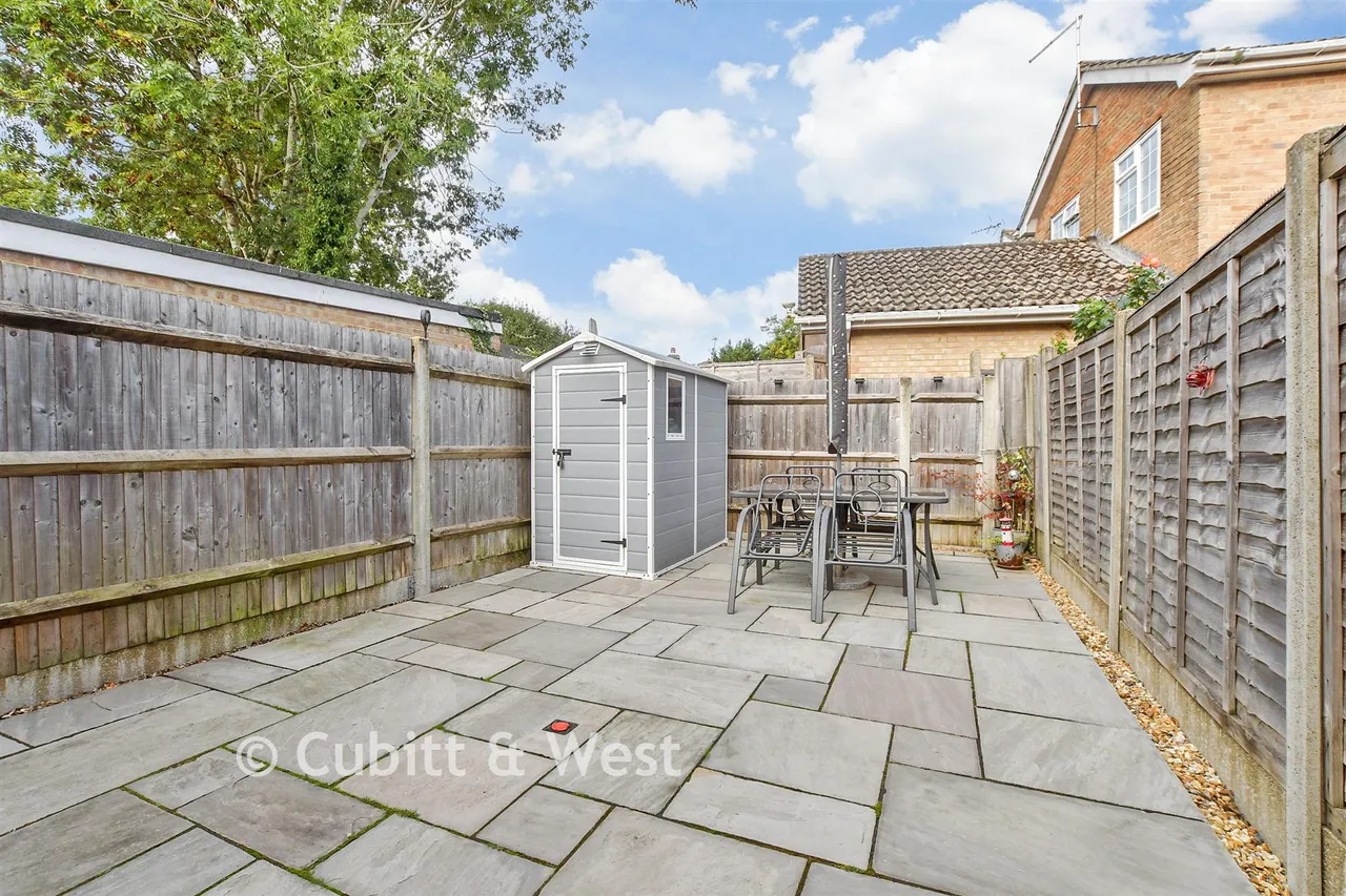 The Fieldings, Southwater, RH13, photo 10