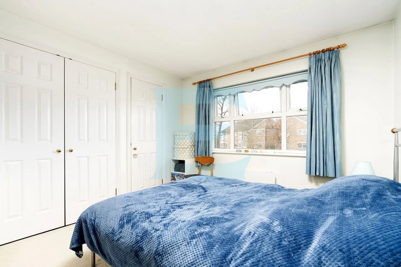 Bunns Lane, Mill Hill, NW7, photo 9