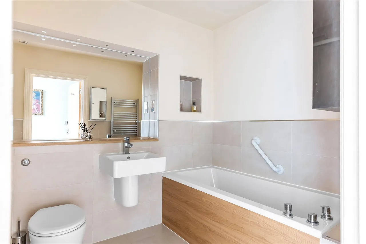 Station Approach, Oxted, RH8, photo 21