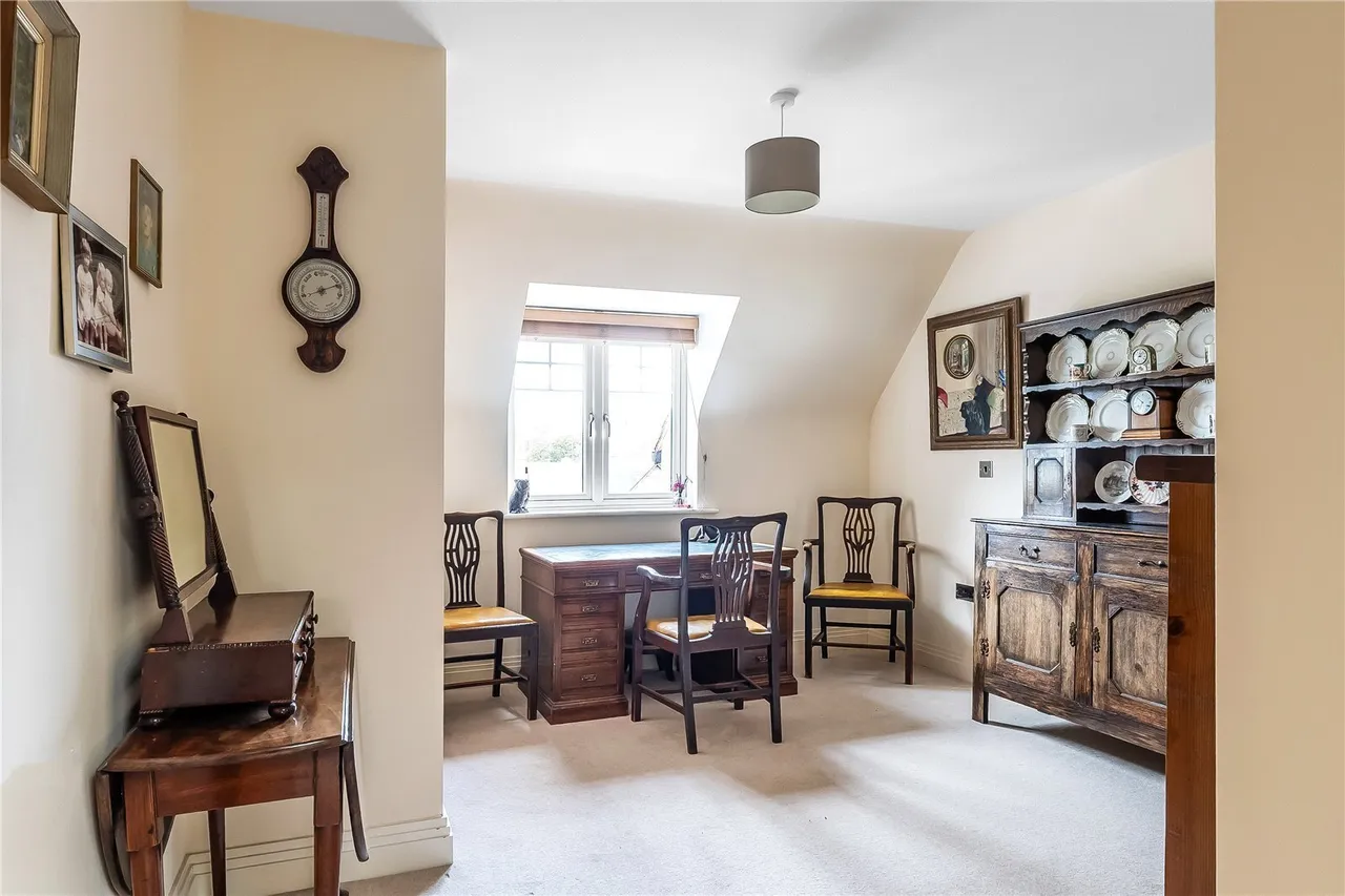 Station Approach, Oxted, RH8, photo 16