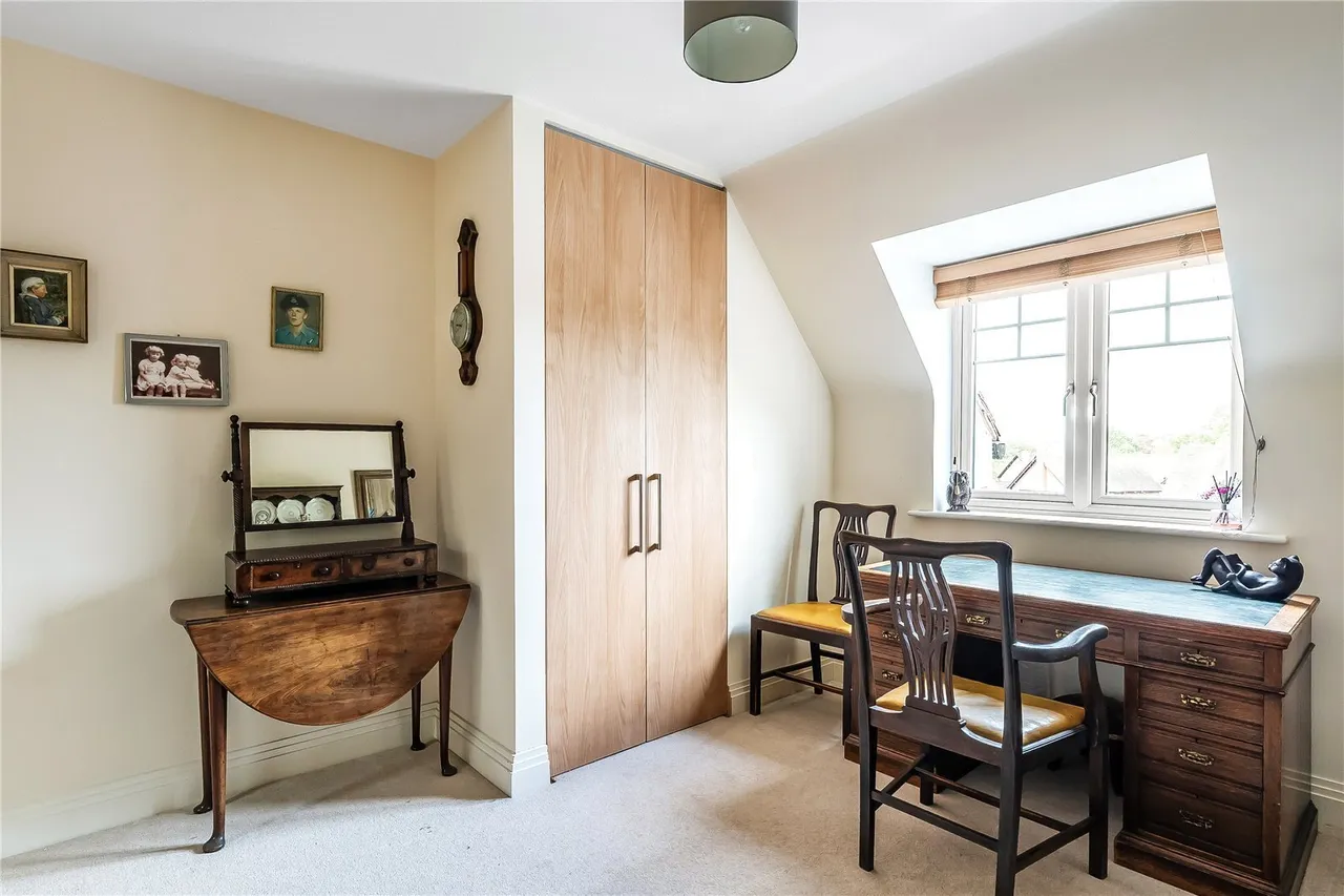 Station Approach, Oxted, RH8, photo 15