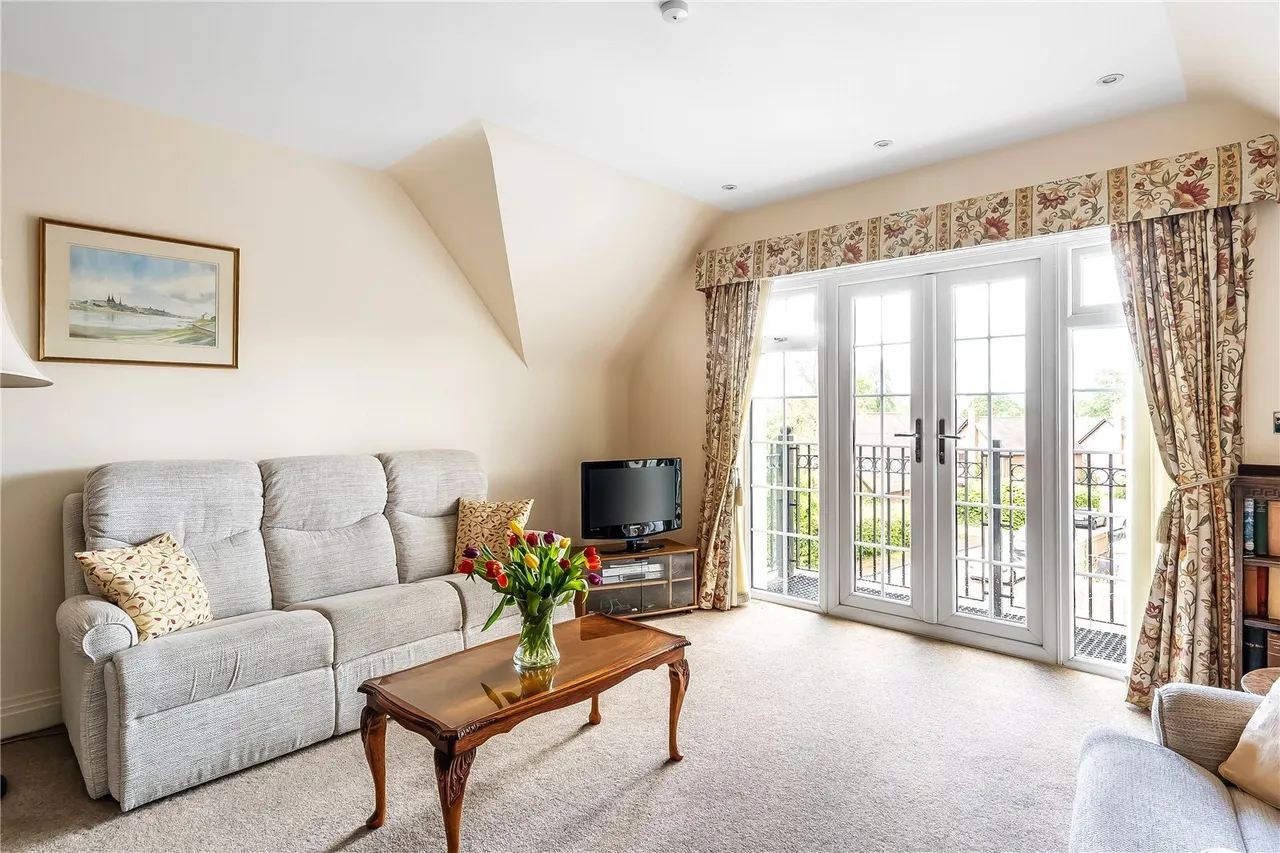 Station Approach, Oxted, RH8, photo 5