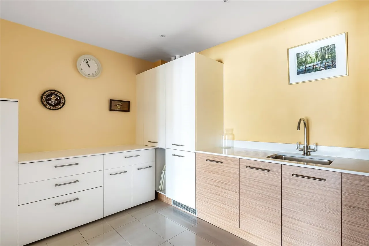 Station Approach, Oxted, RH8, photo 11