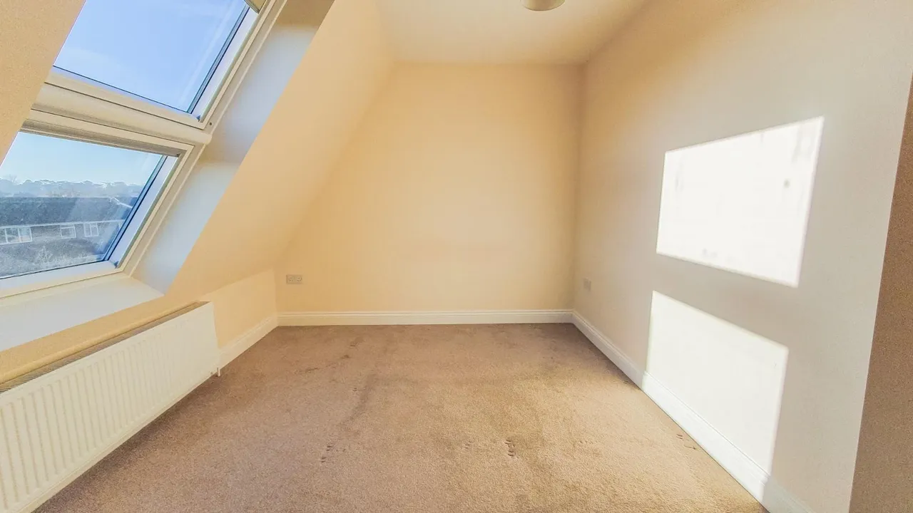 Willow Tree Lodge Cozens Lane East, Wormley, Herts EN10 6GQ, photo 8