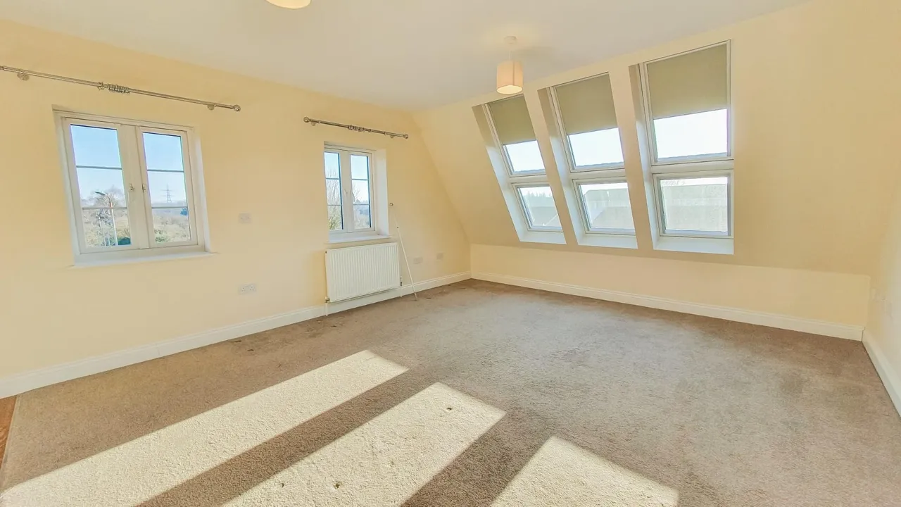 Willow Tree Lodge Cozens Lane East, Wormley, Herts EN10 6GQ, photo 4