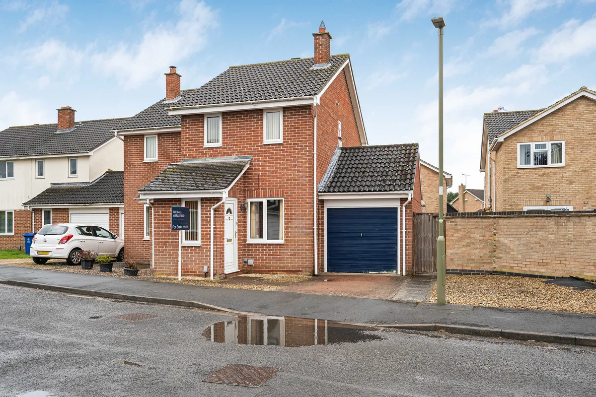 2 bed house for sale, Lyneham Road, Bicester