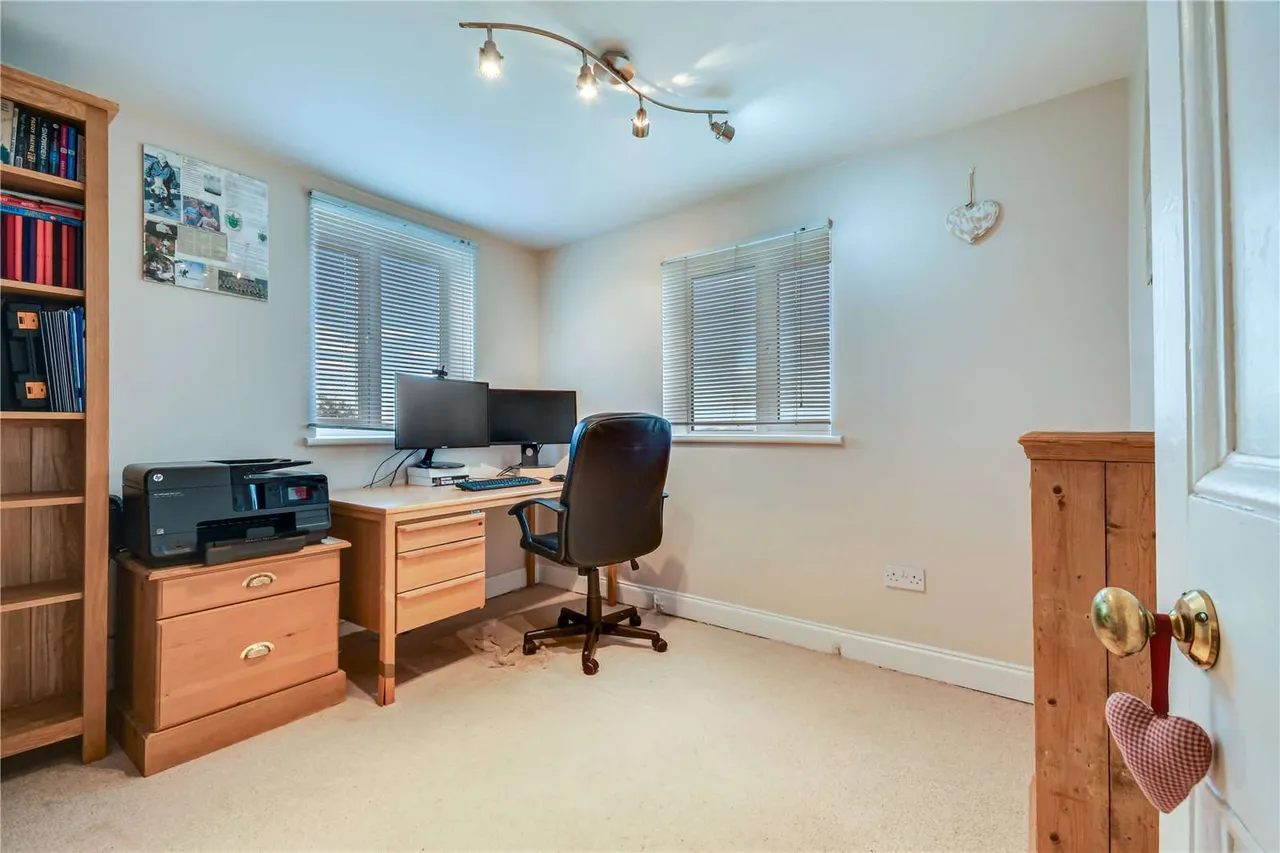 Hilliards Road, Great Bromley, Colchester, CO7 7UT, photo 11