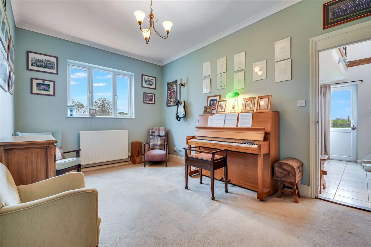 Hilliards Road, Great Bromley, Colchester, CO7 7UT, photo 10