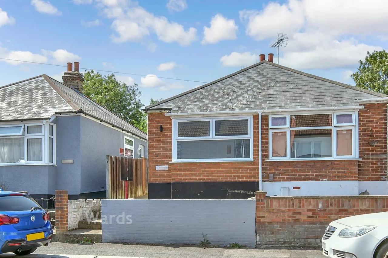 2 bed house for sale, Albert Road, Chatham, ME4