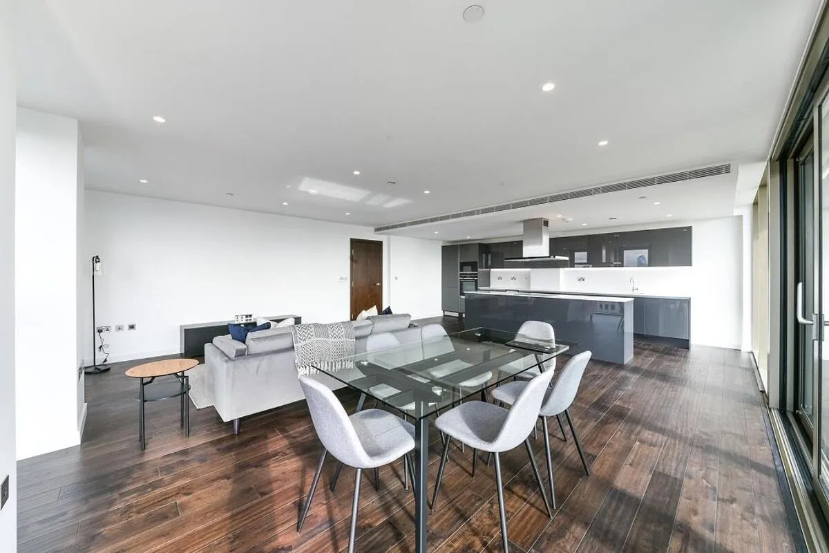 3 bed flat to rent, Royal Mint Street, London, E1