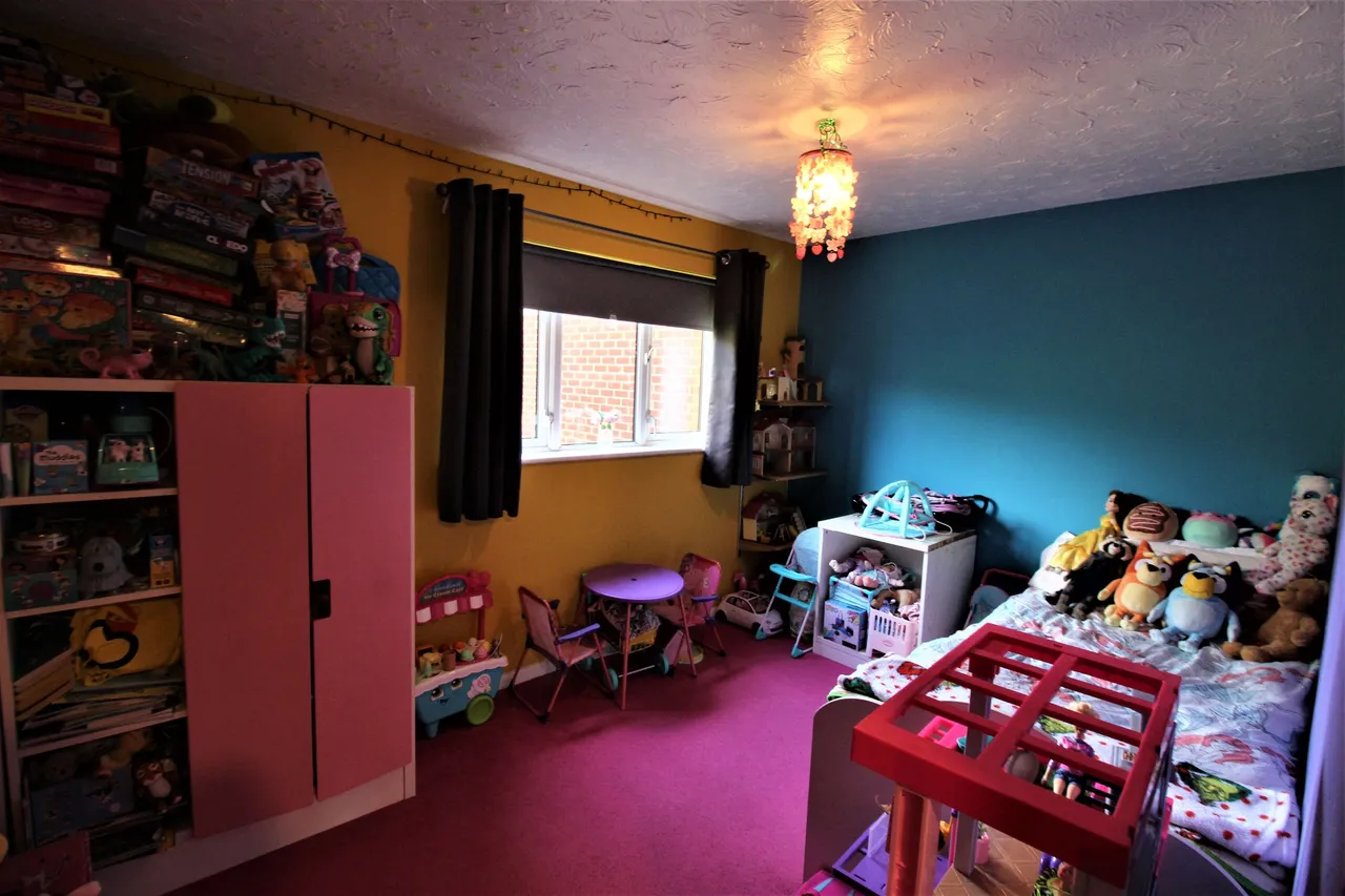 Brimfield Road, Purfleet, Essex, RM19 1RQ, photo 8