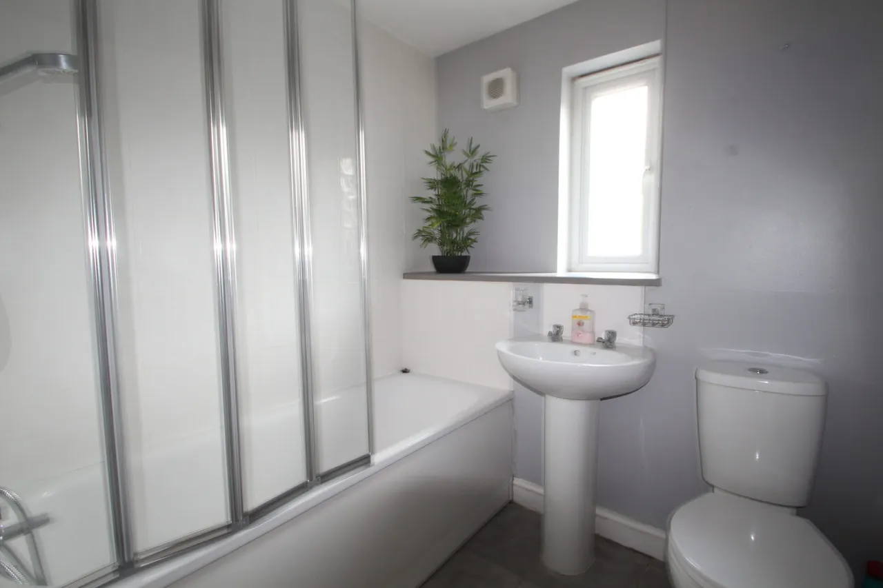 Heatherbank Close, Dartford, photo 5