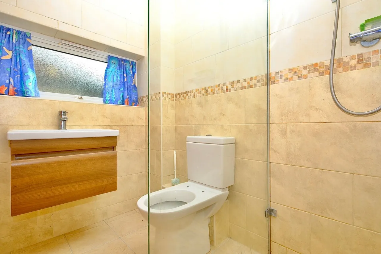 Glebe Road, Sawtry, PE28, photo 7