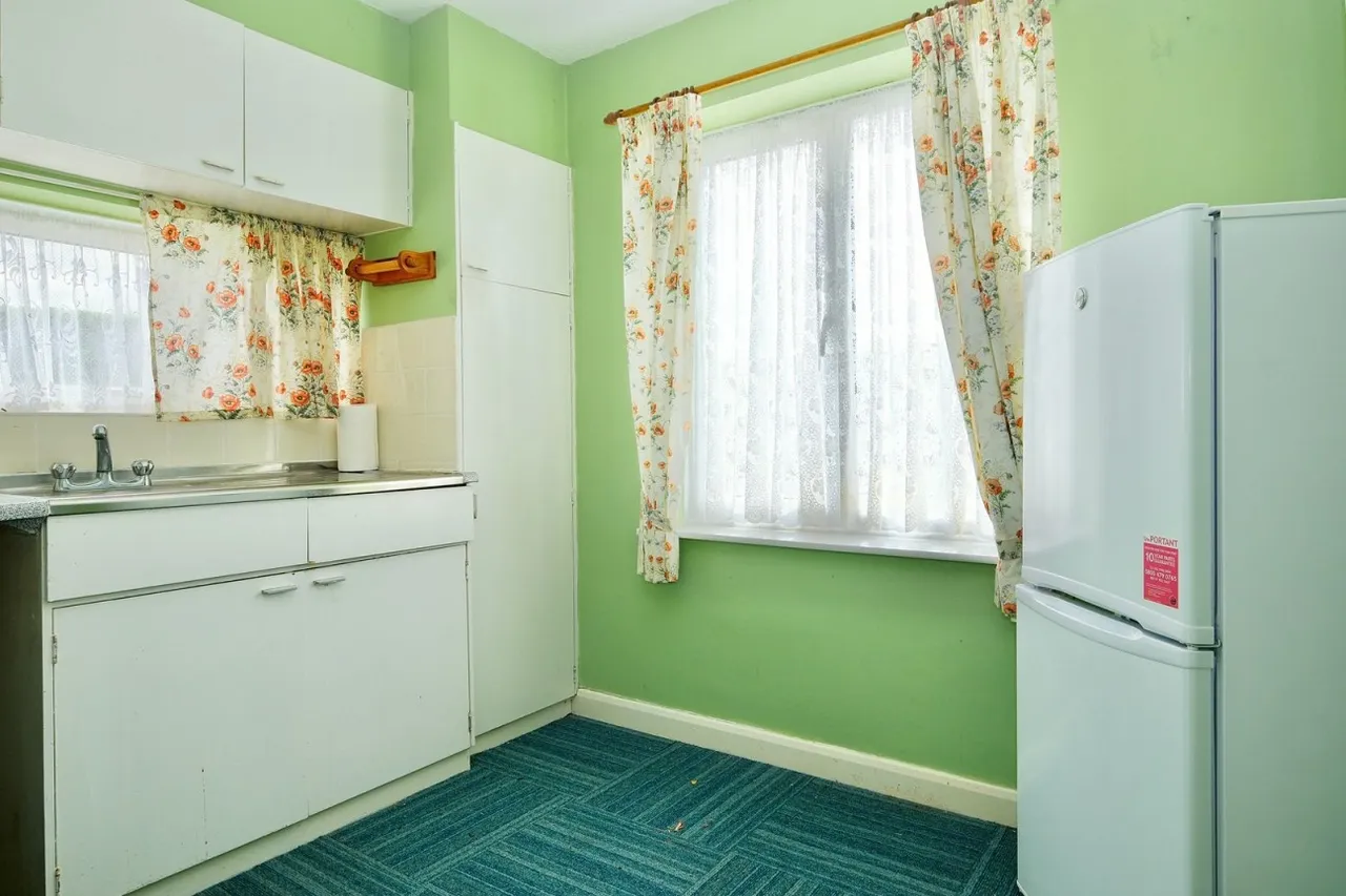 Glebe Road, Sawtry, PE28, photo 3