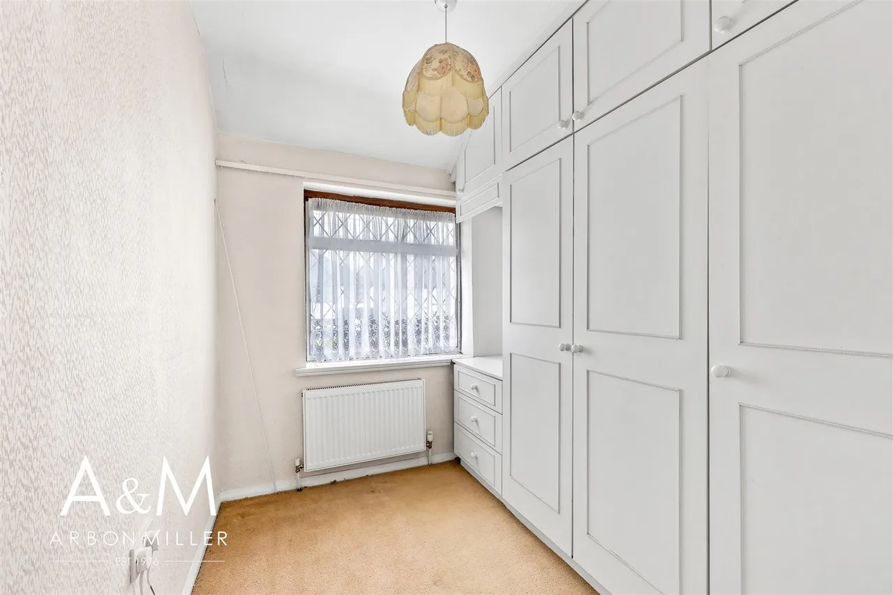 The Glade, Clayhall, IG5, photo 19