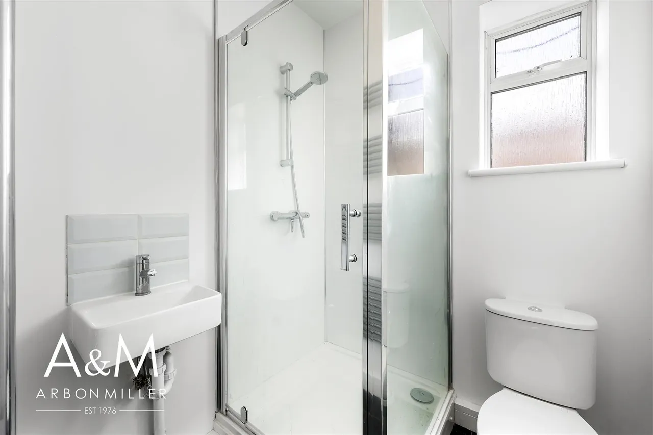 The Glade, Clayhall, IG5, photo 25