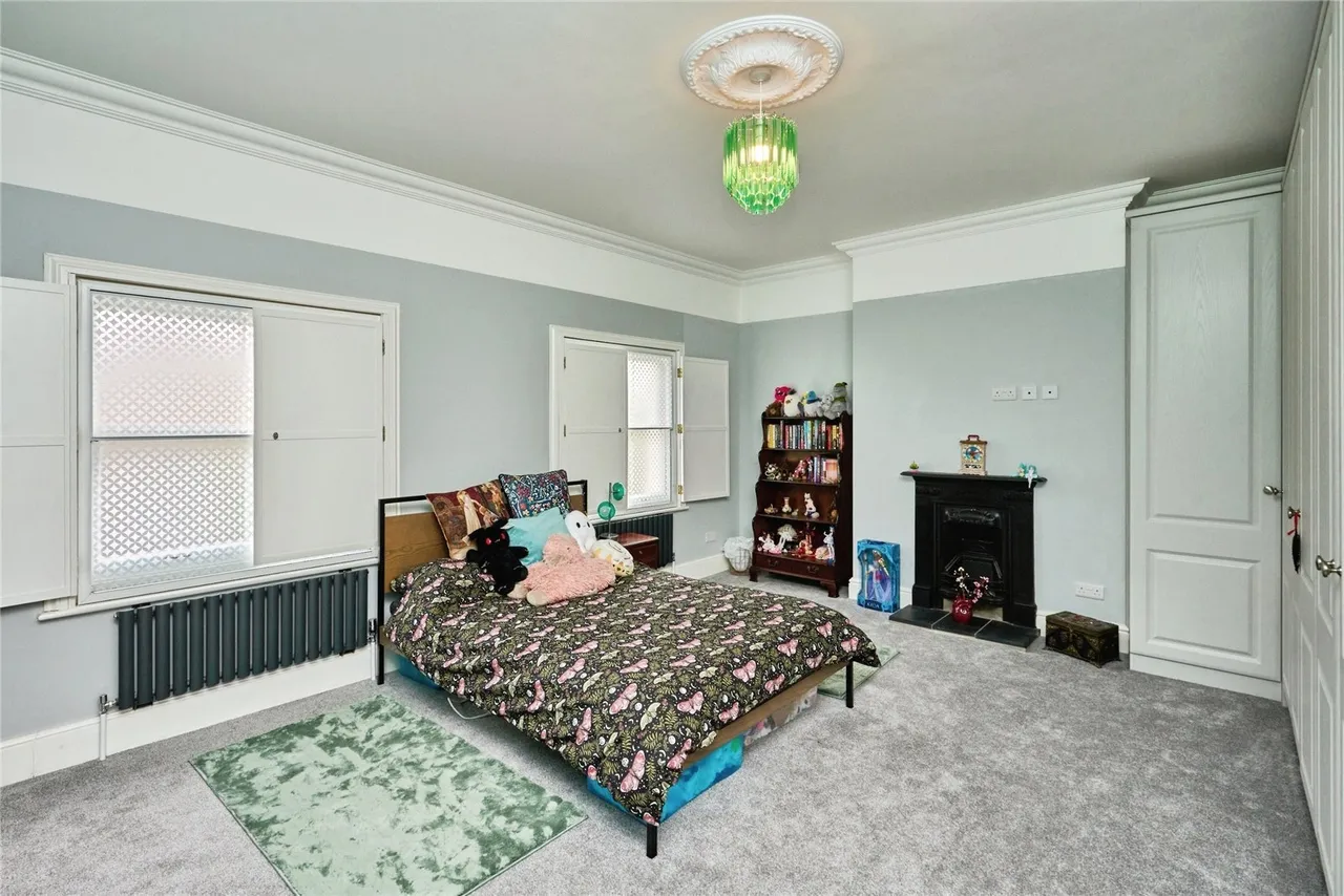 Carisbrooke Road, Newport, PO30, photo 13