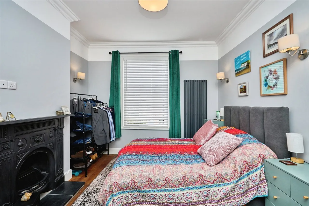 Carisbrooke Road, Newport, PO30, photo 9