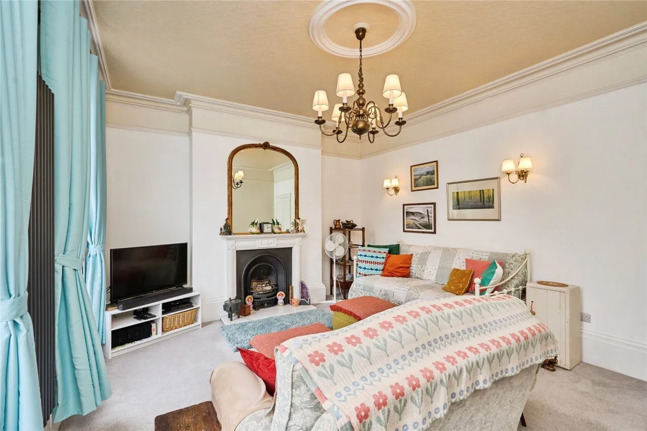 Carisbrooke Road, Newport, PO30, photo 7