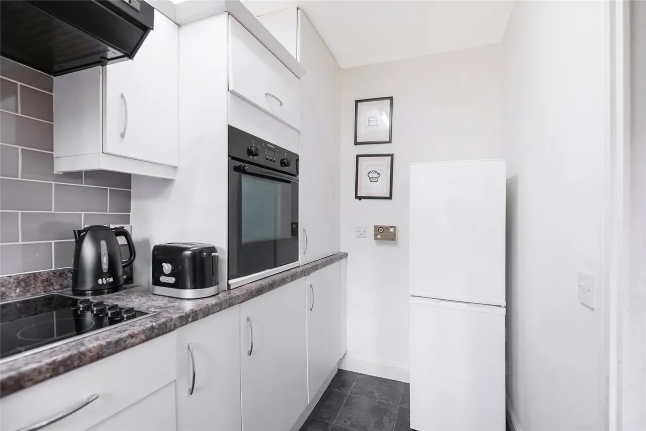 Crathes Court, Hazelden Gardens, Glasgow, East Renfrewshire, G44, photo 6