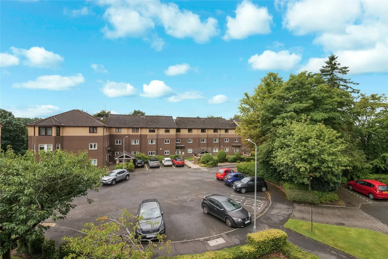 Crathes Court, Hazelden Gardens, Glasgow, East Renfrewshire, G44, photo 16