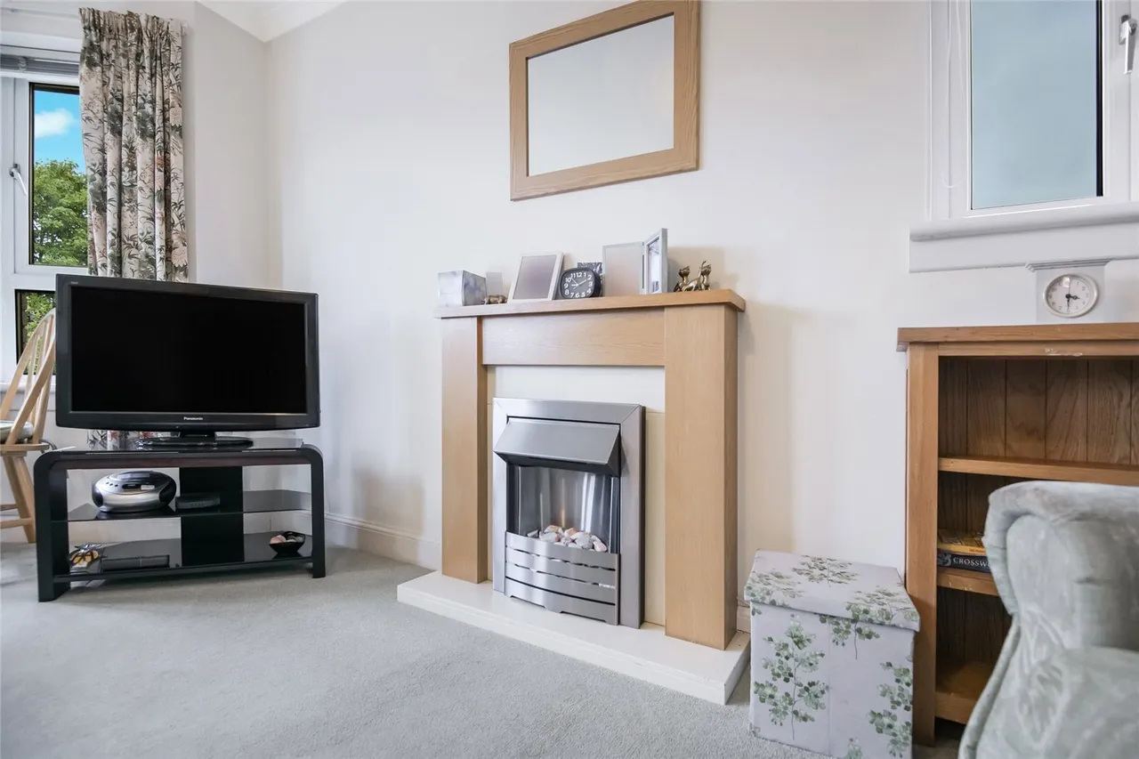Crathes Court, Hazelden Gardens, Glasgow, East Renfrewshire, G44, photo 4