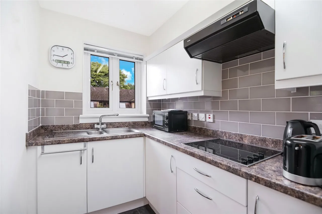 Crathes Court, Hazelden Gardens, Glasgow, East Renfrewshire, G44, photo 5