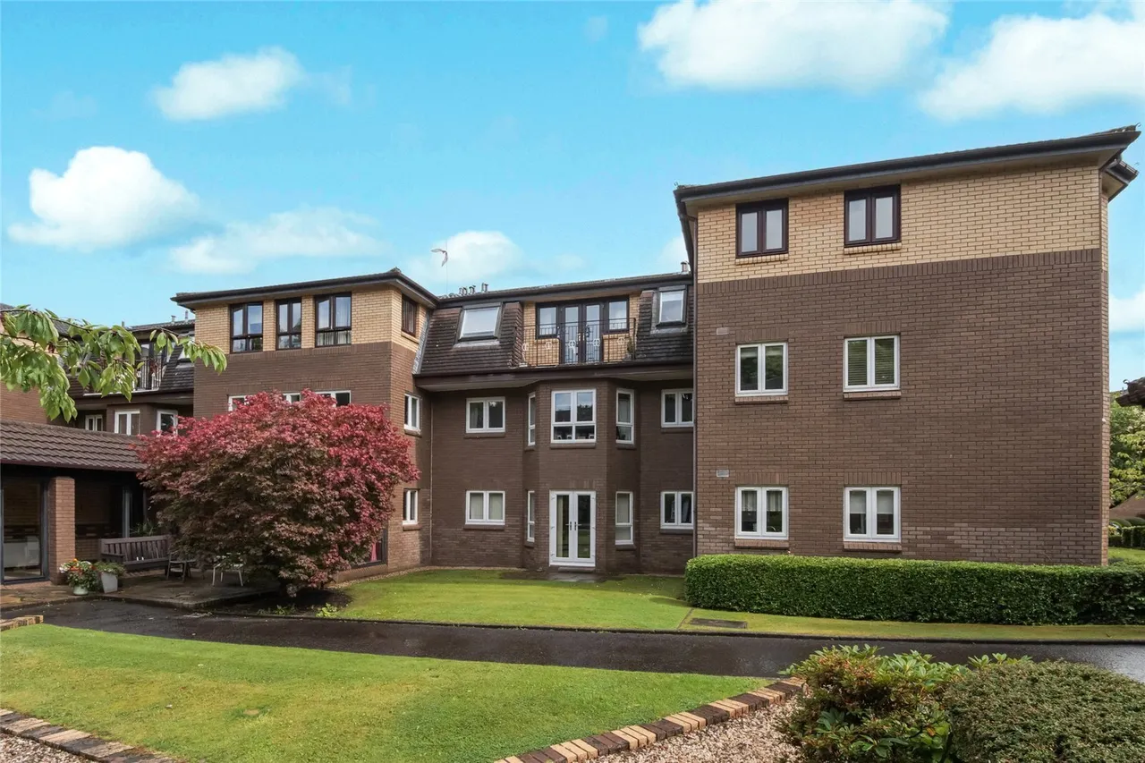 Crathes Court, Hazelden Gardens, Glasgow, East Renfrewshire, G44, photo 19