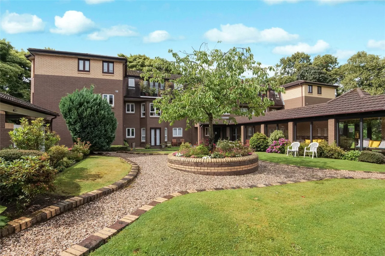 Crathes Court, Hazelden Gardens, Glasgow, East Renfrewshire, G44, photo 18