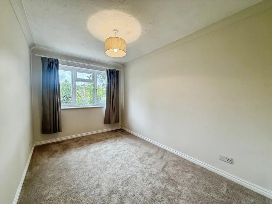 Old Wokingham Road, Crowthorne, RG45, photo 23