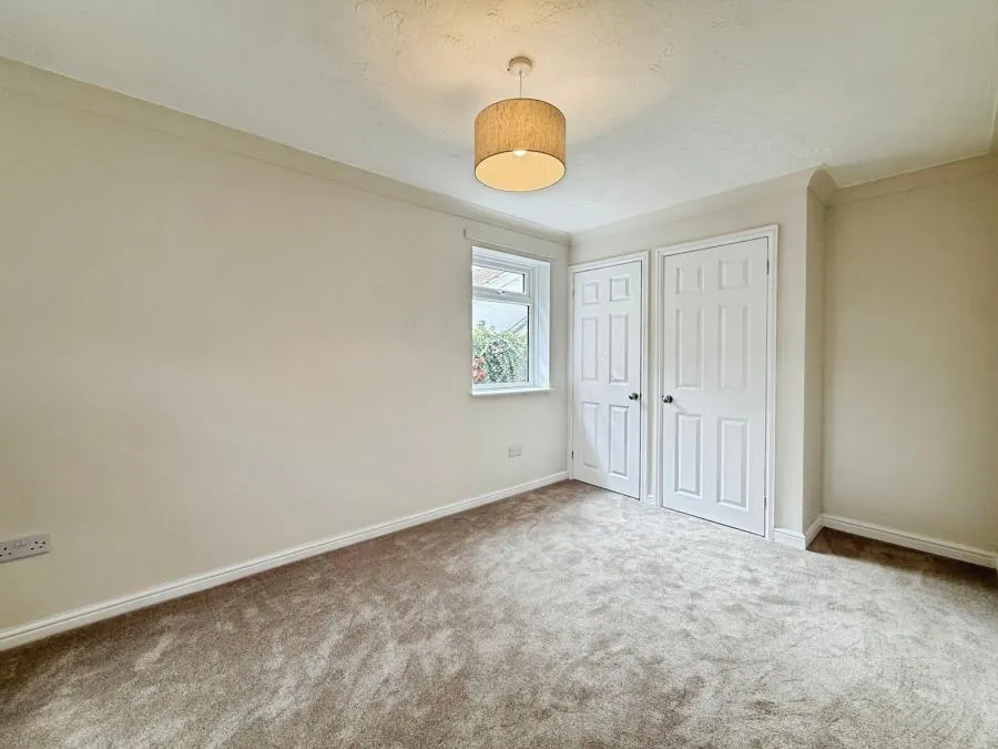 Old Wokingham Road, Crowthorne, RG45, photo 19