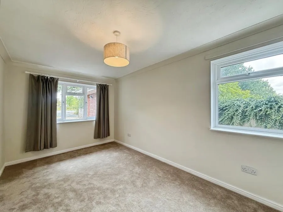 Old Wokingham Road, Crowthorne, RG45, photo 20