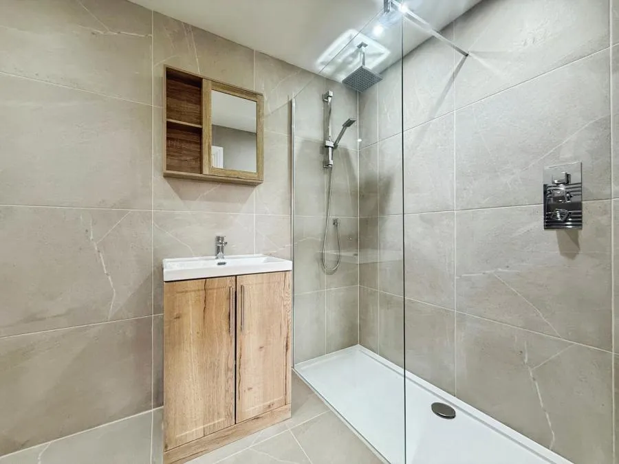 Old Wokingham Road, Crowthorne, RG45, photo 17