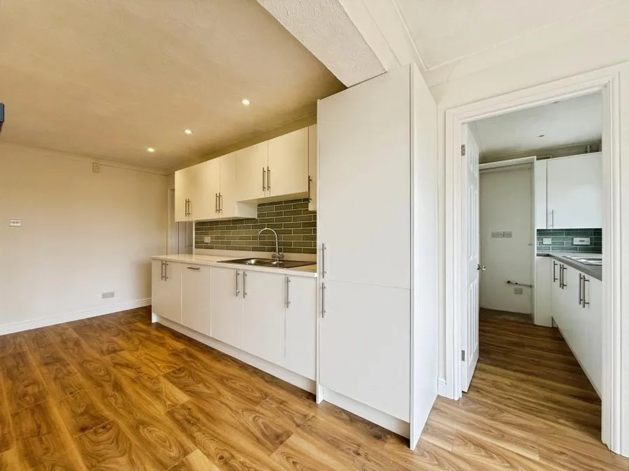 Old Wokingham Road, Crowthorne, RG45, photo 8