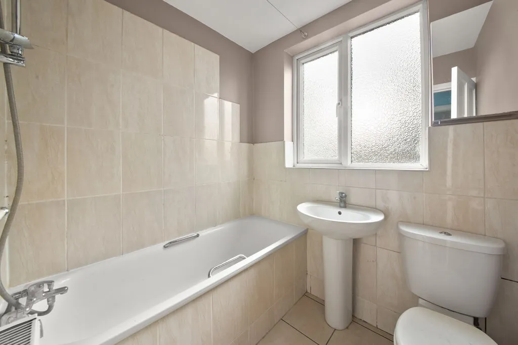 Reading Road, Northolt, UB5, photo 7