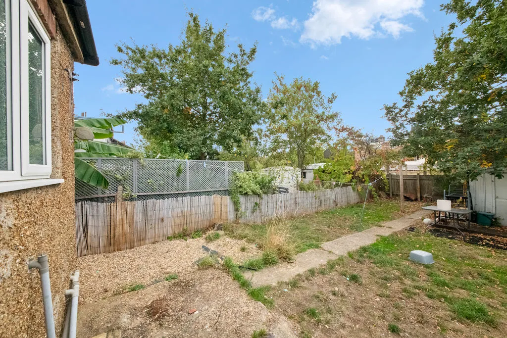 Reading Road, Northolt, UB5, photo 8