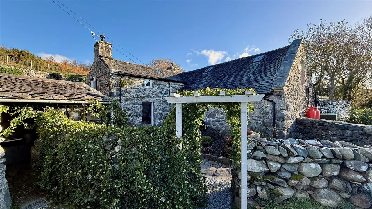 Gilfach Goch, Llanbedr, LL45, photo 27