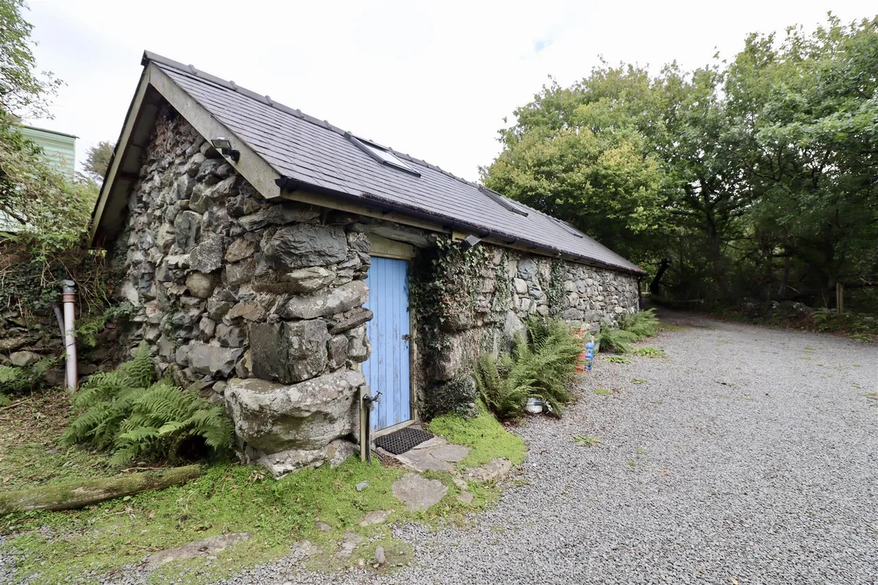 Gilfach Goch, Llanbedr, LL45, photo 31