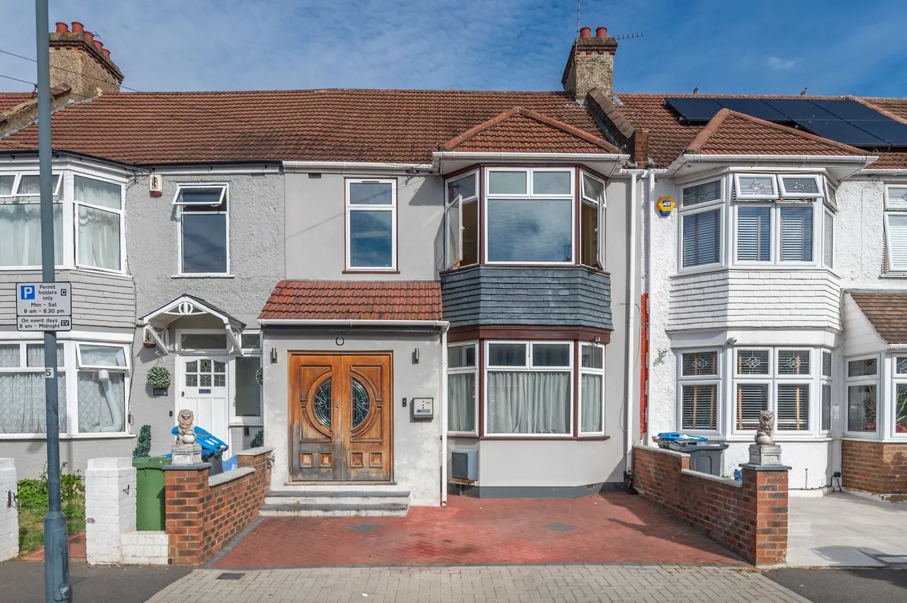 3 bed house for sale, Wembley, HA0