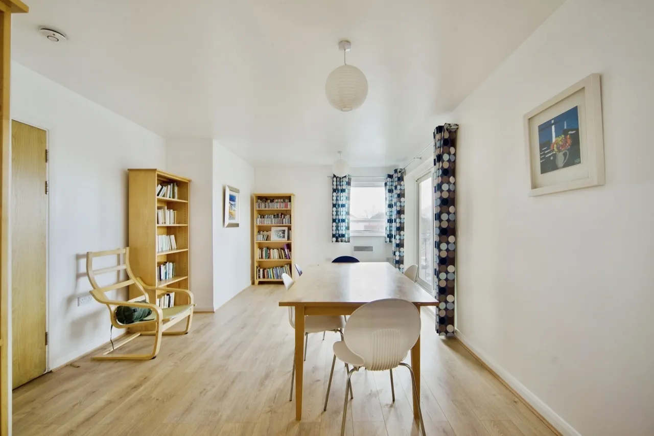 Elderberry Way, East Ham, London, E6, photo 2
