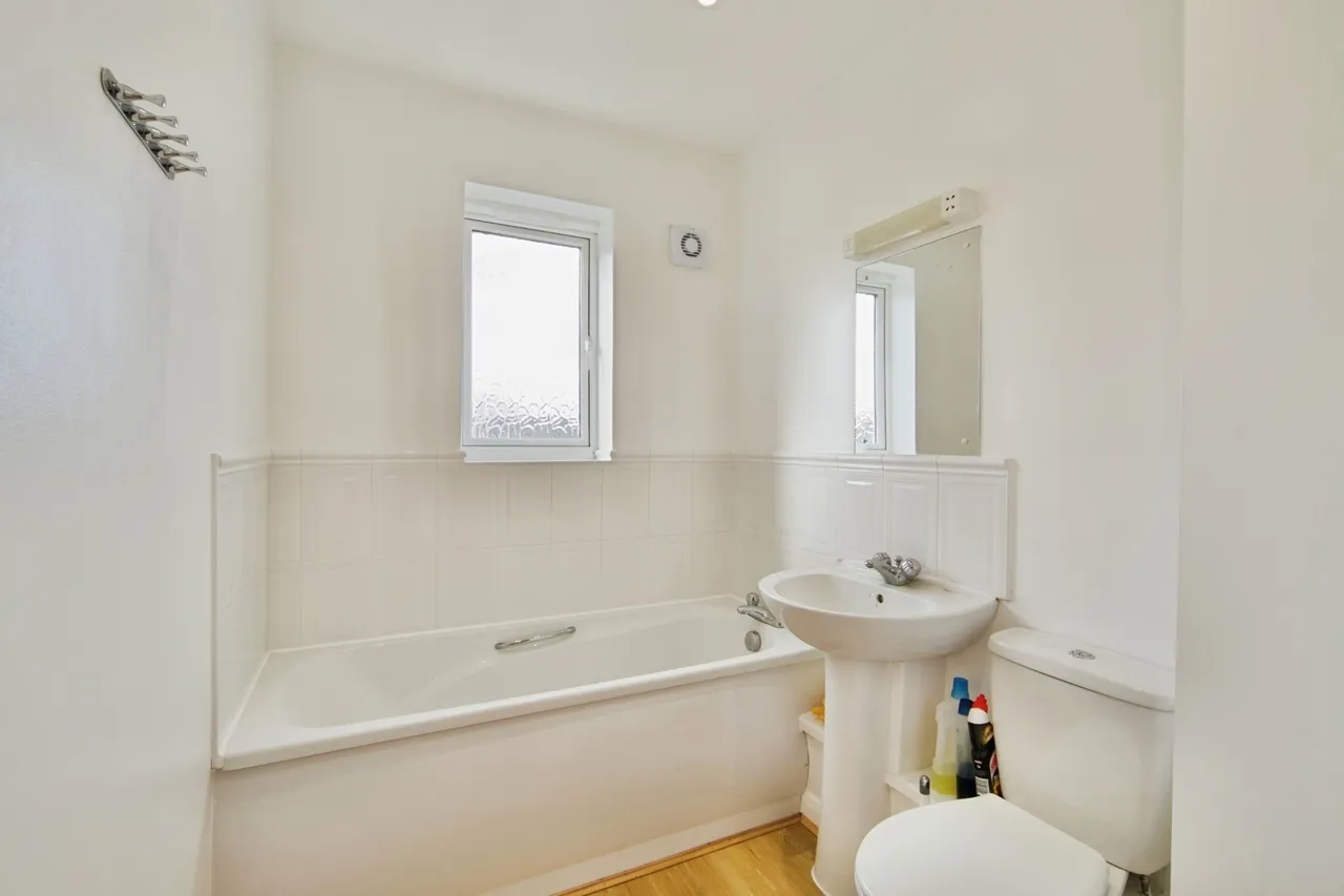 Elderberry Way, East Ham, London, E6, photo 9