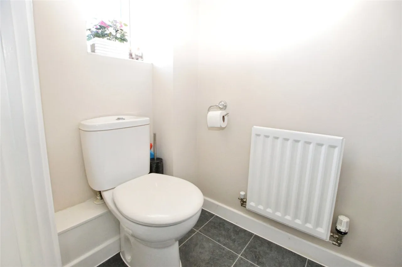 School Avenue, Basildon, Essex, SS15, photo 5