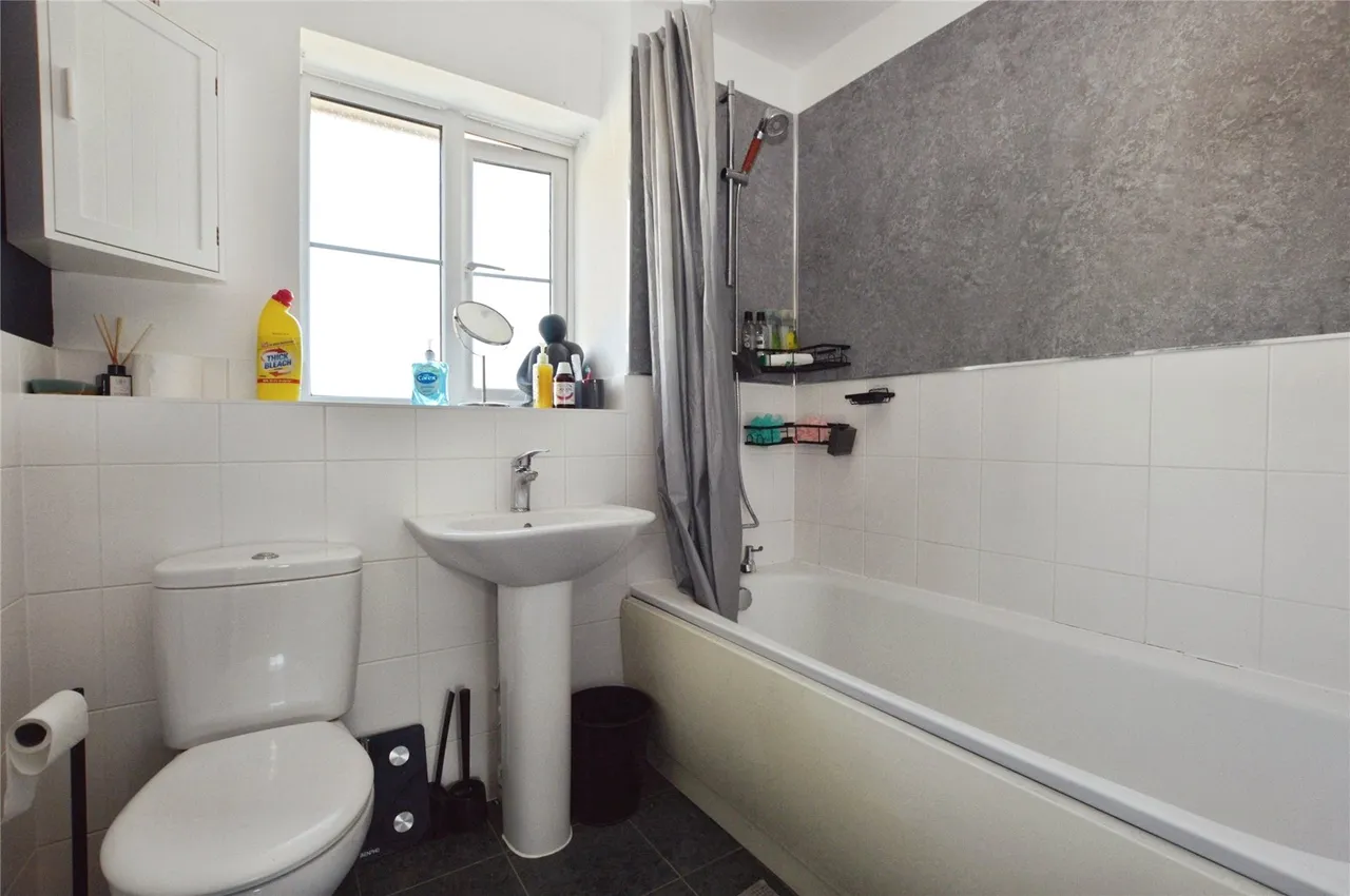 School Avenue, Basildon, Essex, SS15, photo 11